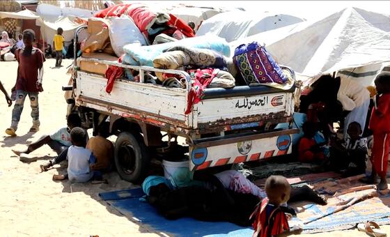 عائلات نزحت إلى معسكر قوز السلام للنازحين في ولاية النيل الأبيض في السودان.